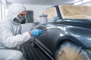 Алкидная эмаль для авто: свойства, применение и особенности окрашивания автомобильных поверхностей