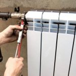 What to do if the heating battery is leaking: troubleshooting methods