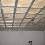 Insulating the ceiling in a private house with mineral wool
